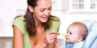 Co warto wiedzieć o żywieniu niemowląt?