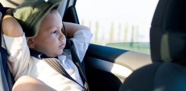 Dziecięce nieprzyjemności w podróży - jak im zaradzić?